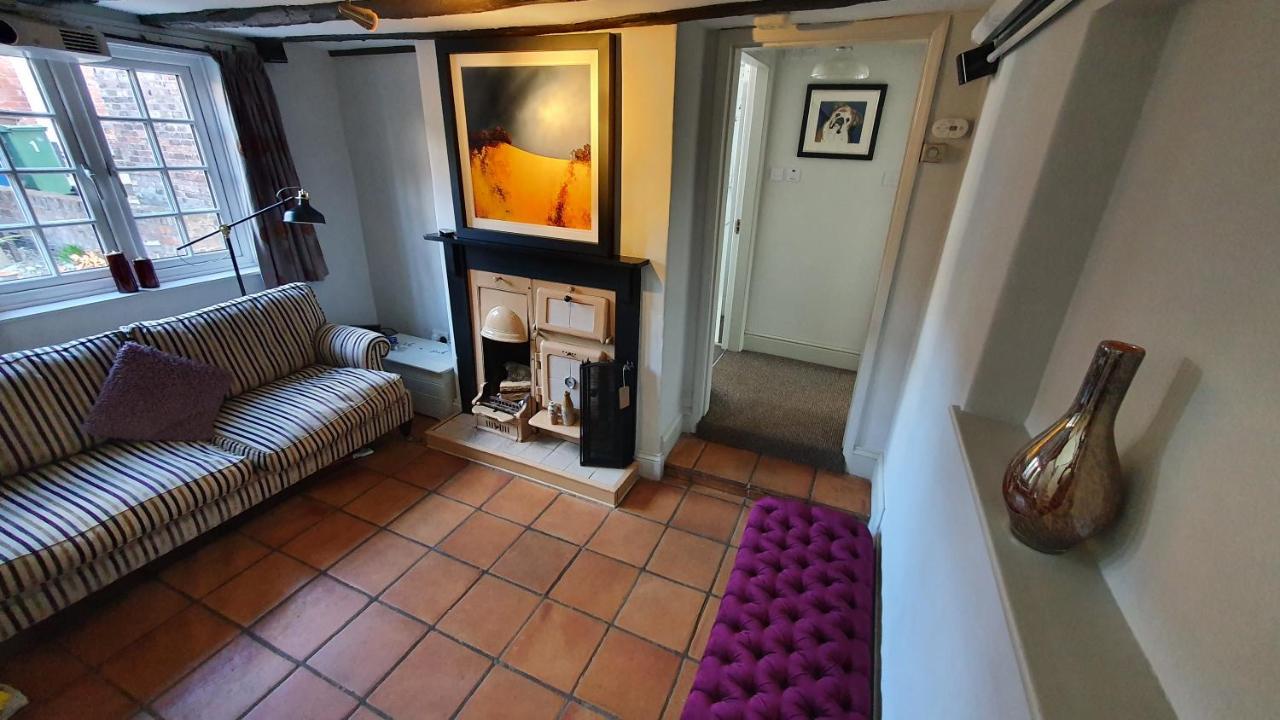 Holly Cottage, Hidden Gem In The Yorkshire Wolds Welton  外观 照片